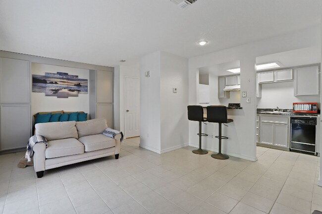 Photo - 3701 Colonial Dr Unit 37