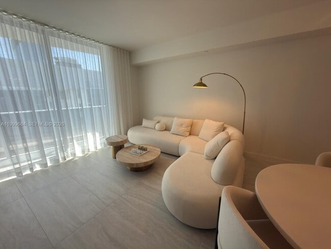 Photo - 77 SE 5th St Unidad 4214