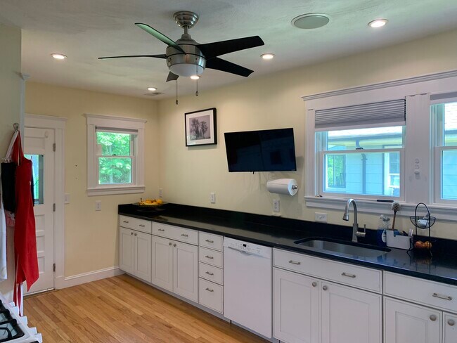 Photo - 1045 Adams St Unidad Adams st