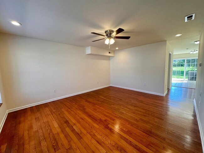 Photo - 44 Blakely Court