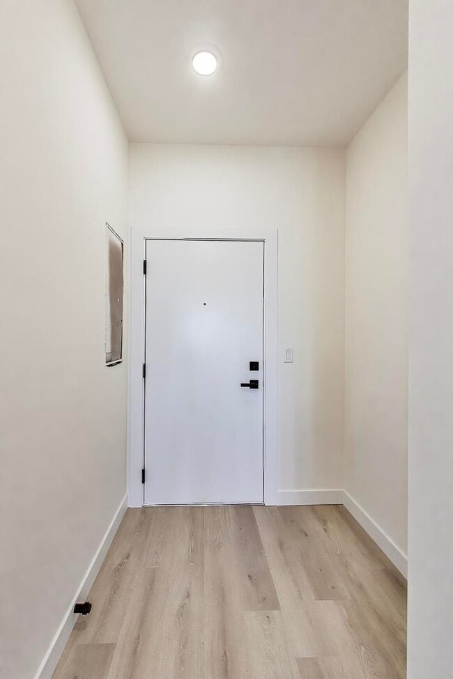 Photo - 1950 W Lawrence Ave