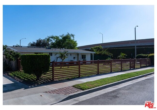 Photo - 848 W Irving Pl