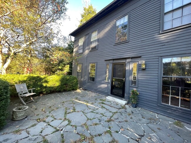 Photo - Charming 5-Bedroom 3.5 bath Home for Rent ...