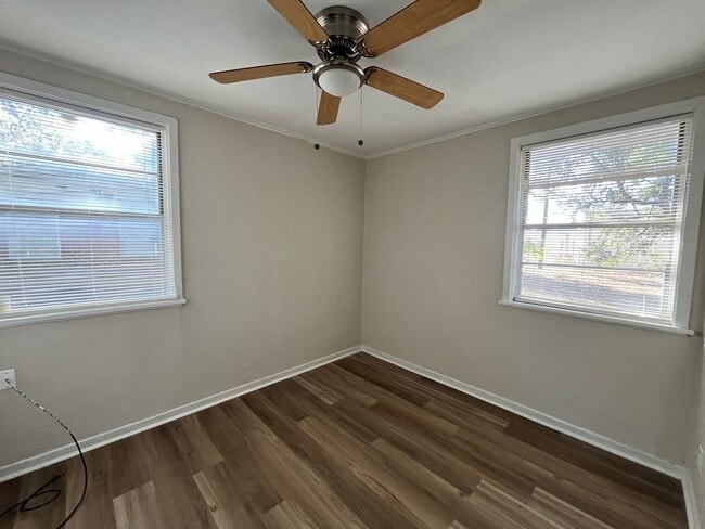 Photo - 2108 Robin St