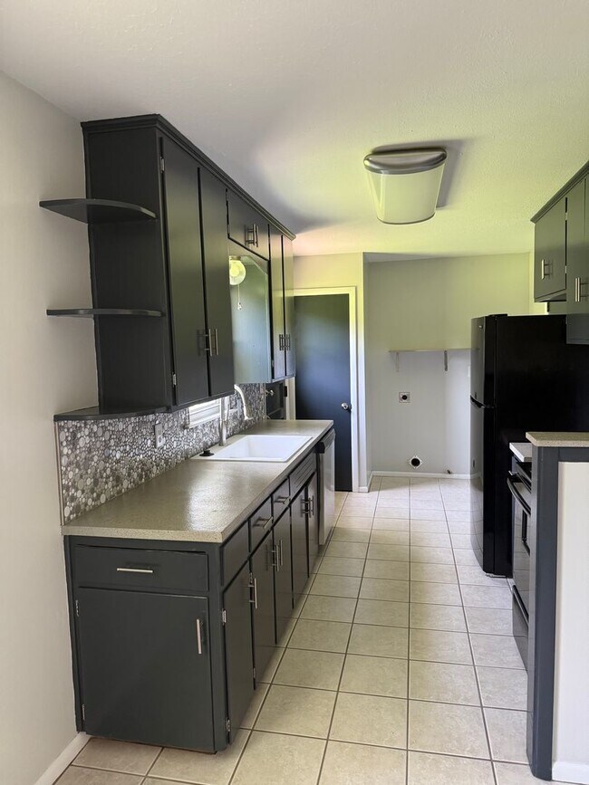 Photo - 3315 S Mt Carmel Ave