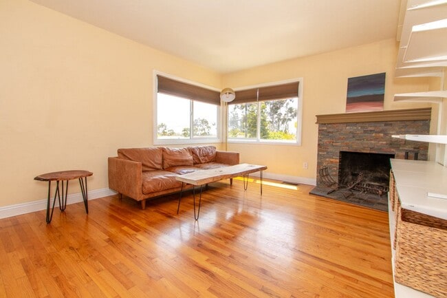 Photo - Well Maintained & Bright Detached 2 bed / 1 bath Home In Quiet Neighborhood of North Park - Peak ... Unidad 3554