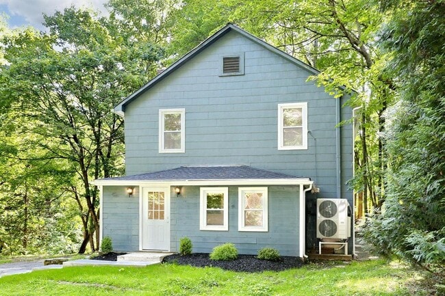 Building Photo - 350 Old Post Rd Rental