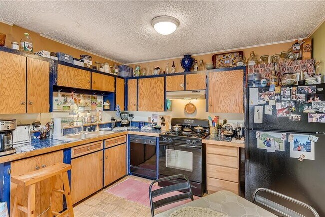 Photo - 1304 Summit St Unit #206