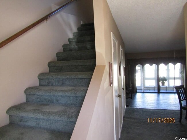 Photo - 928 Villa Dr