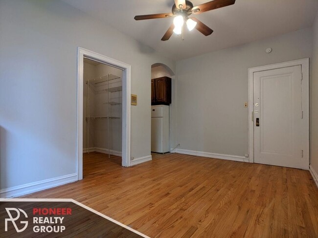 Photo - 2827 N Burling St Unit 102