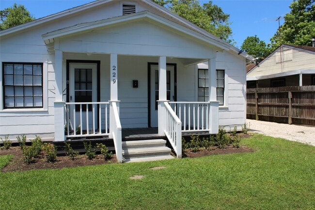229 Neyland St