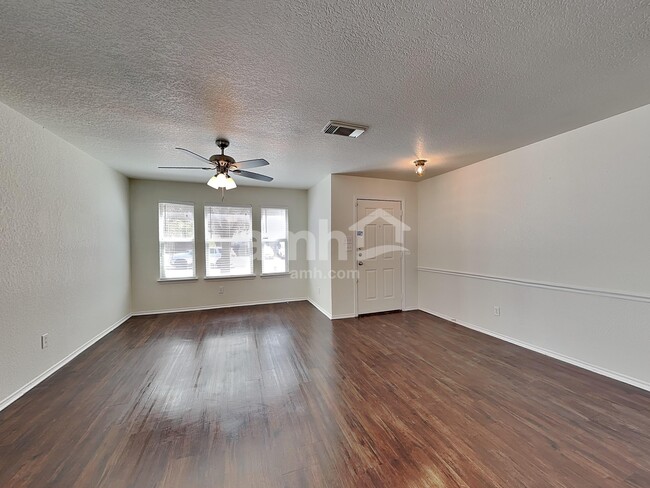 Photo - 10423 Manor Crk