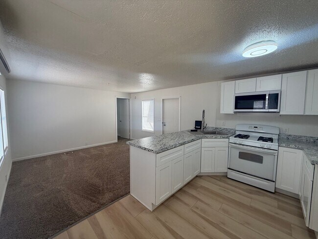 Photo - 2 Bedroom/1 Bath Mobile with Fenced Yard