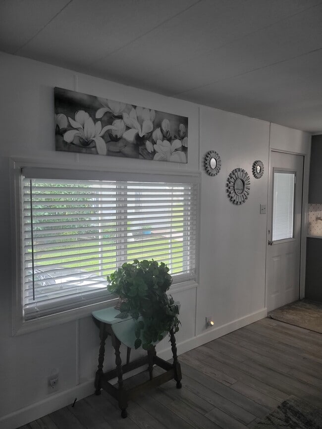 Photo - 6450 Floral Ct