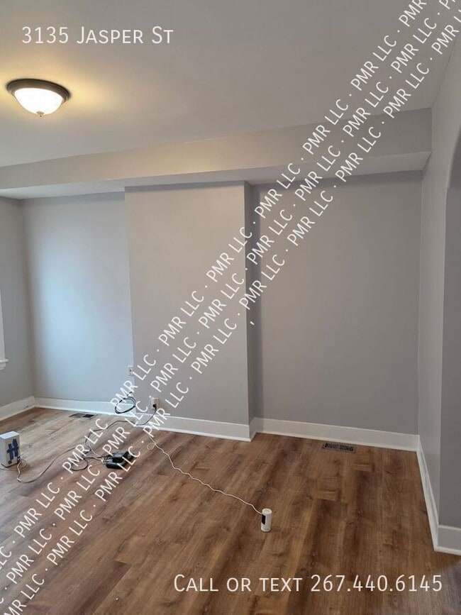 Photo - 3135 Jasper St