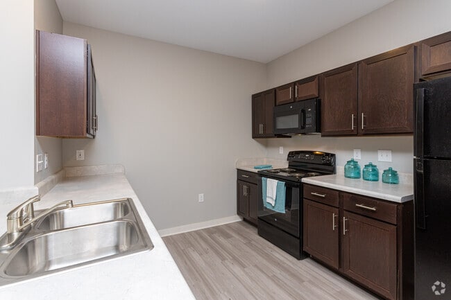 3BR, 2BA - 1,117 SF - Kitchen