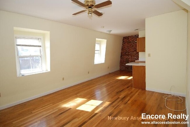 Building Photo - 1213-3 Adams St Unit 3