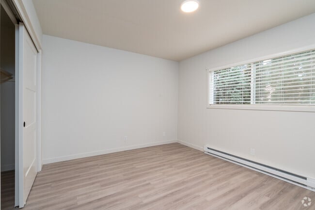 1BR, 1BA - 704SF