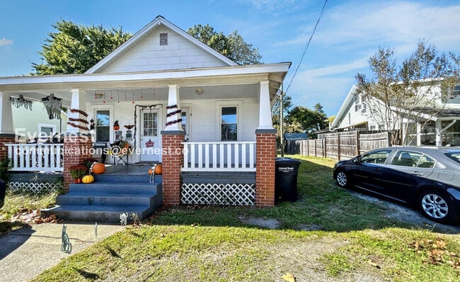 Building Photo - 5 Bancroft Ave