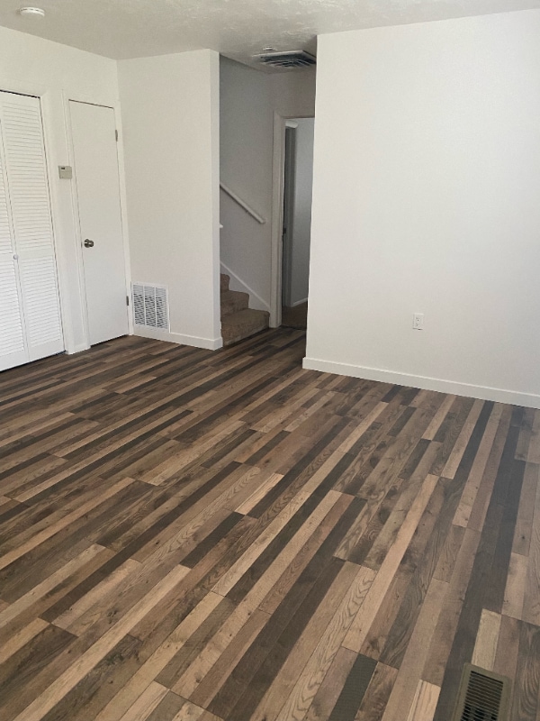 Photo - 275 Pennsylvania Dr Unidad Side Apartment