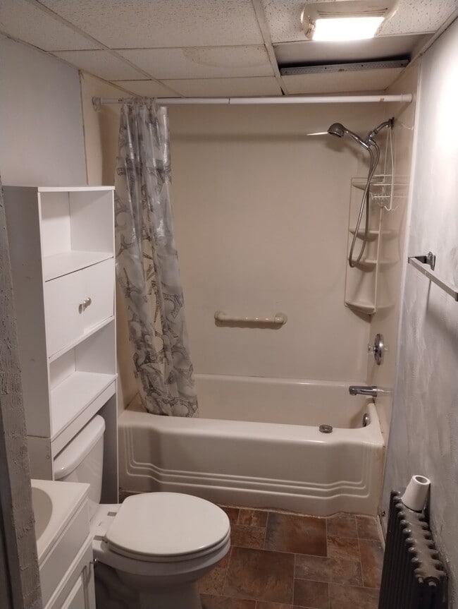 Building Photo - 615 S Center St Unit 3 Rental
