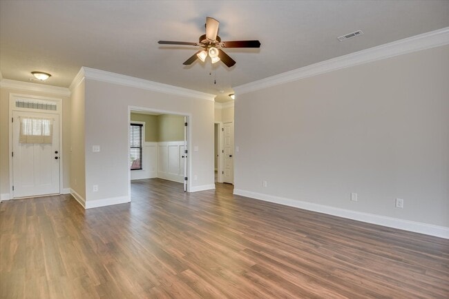 Photo - 1030 Swan Ct