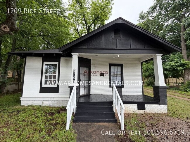 Building Photo - 1209 Rice St