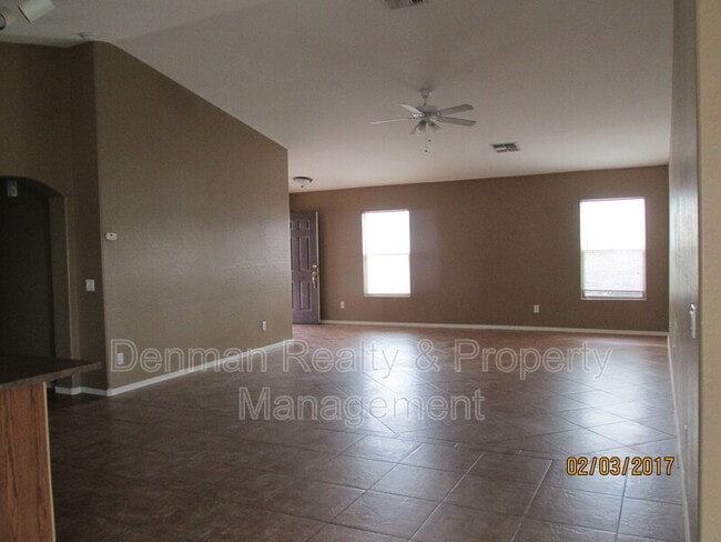 Photo - 1124 E Maddison St