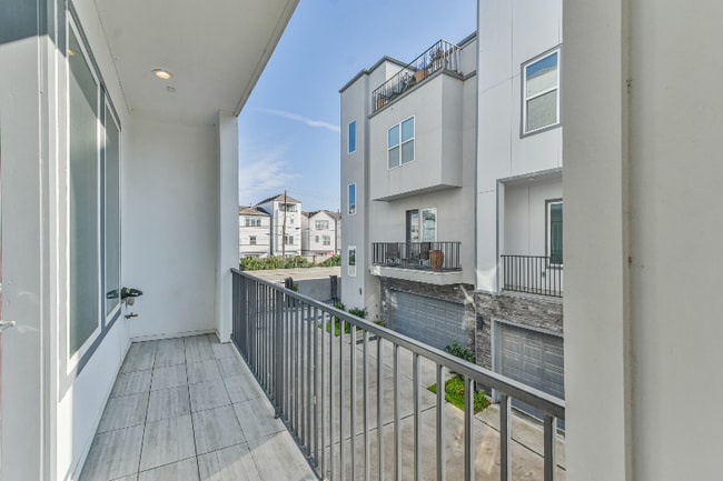 Photo - 8411 Hempstead Rd Unit H