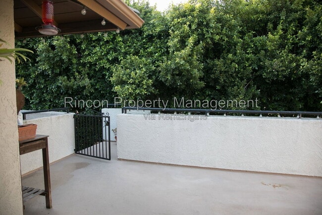 Photo - 584 Doyle Ln