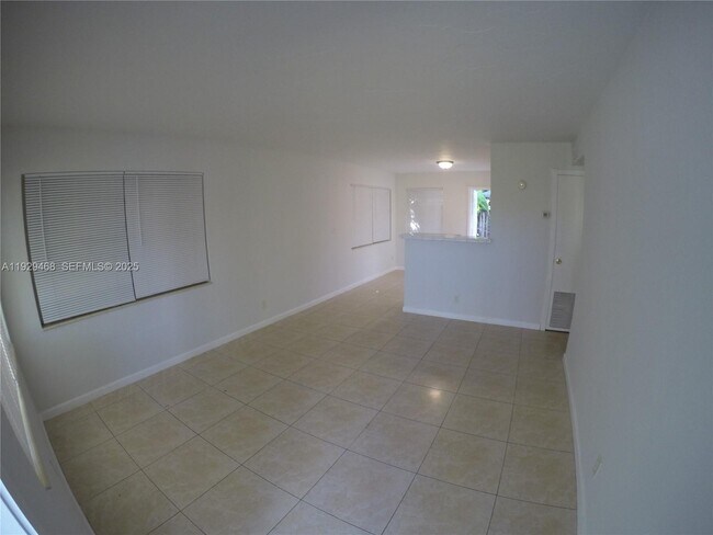 Photo - 1842 McKinley St Unidad 2