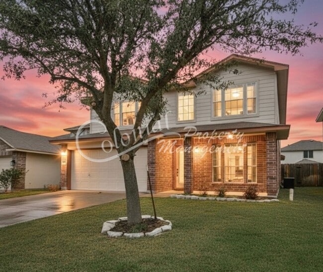 Building Photo - AVAILABLE NOW!