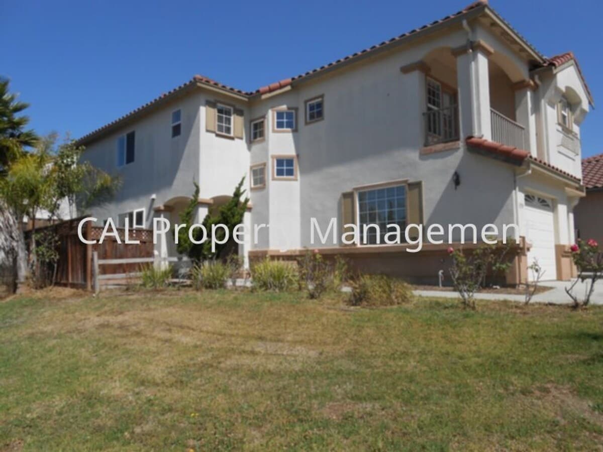 Five bedroom home for rent in Salinas, CA! - Five bedroom home for rent in Salinas, CA!