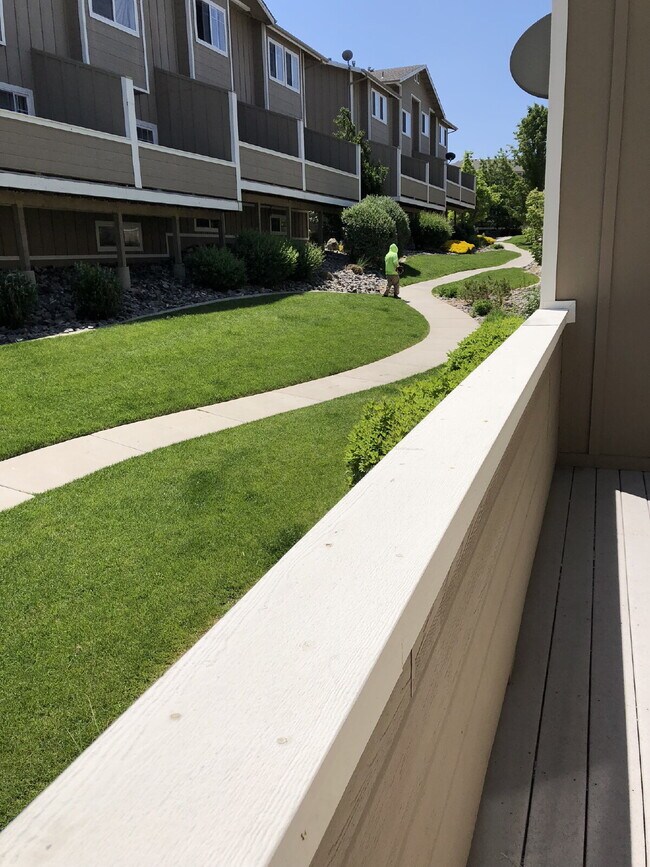 Cute 2 Bedroom 2.5 Bathroom Townhome Close to UNR!