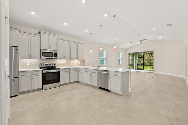 Photo - 37 Marlin Dr