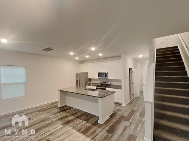 Photo - 476 Gray St