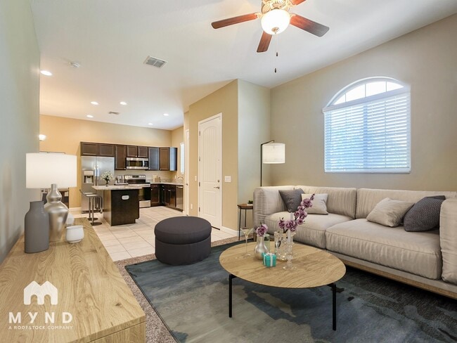 Building Photo - 1367 S Country Club Dr