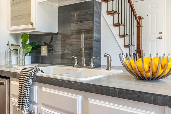 Photo - 8411 Sands Point Dr Unidad True