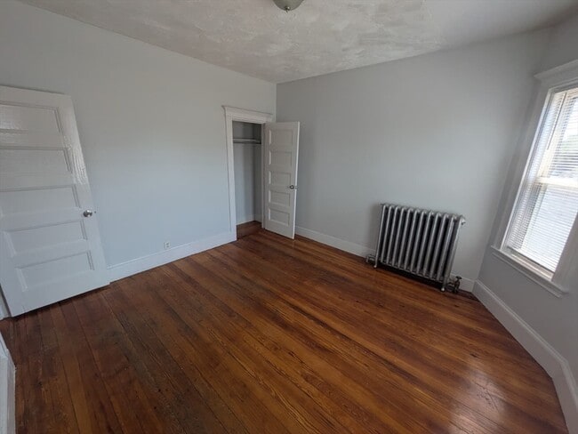 Building Photo - 156 Talbot Ave Unit 2