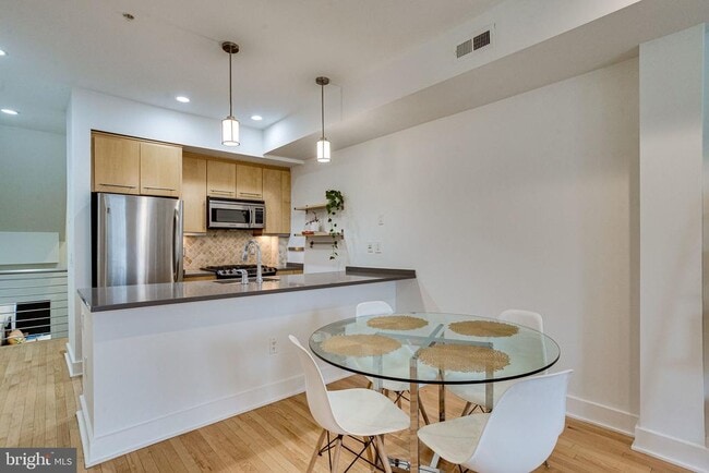 Photo - 1830 11th St NW Unidad 1