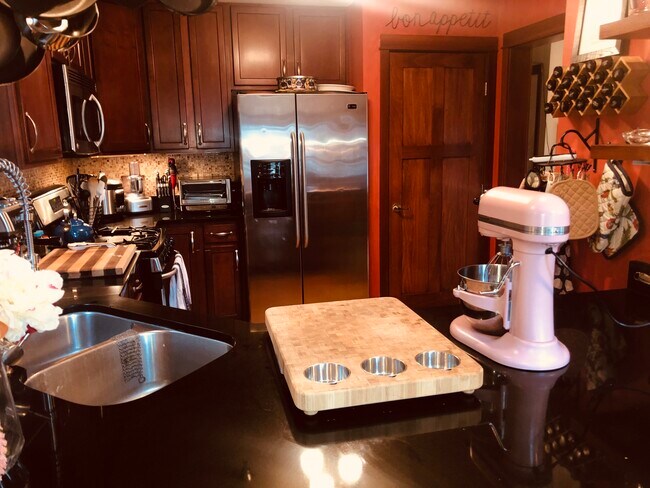 Kitchen at the Bar - 1310 Jenifer St Unit 2