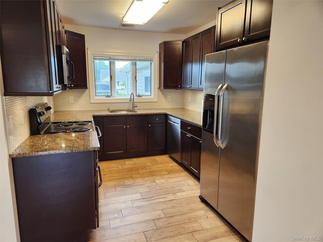 Photo - 827 E Park Ave