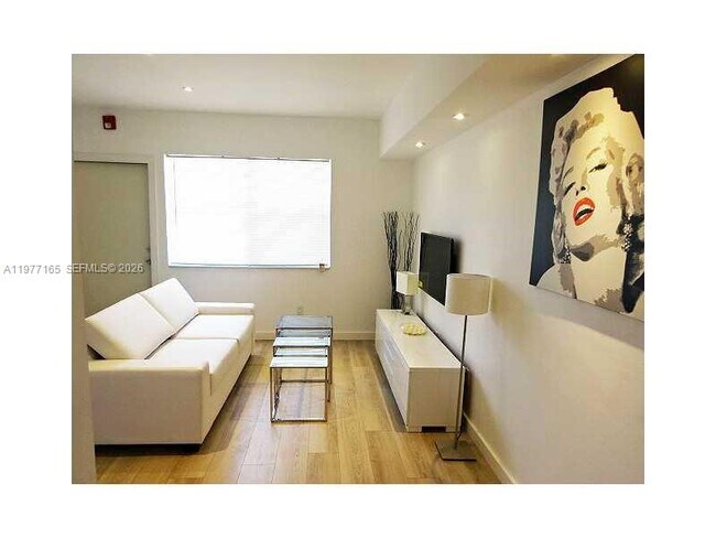 Building Photo - 653 Michigan Ave Unit 14