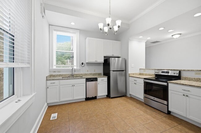 Photo - 2281 Loth St