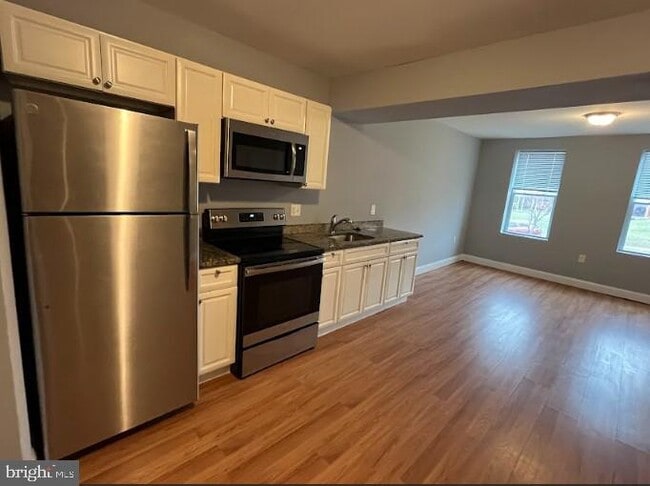 Building Photo - 433 Atlantic St SE Unit 2 Rental
