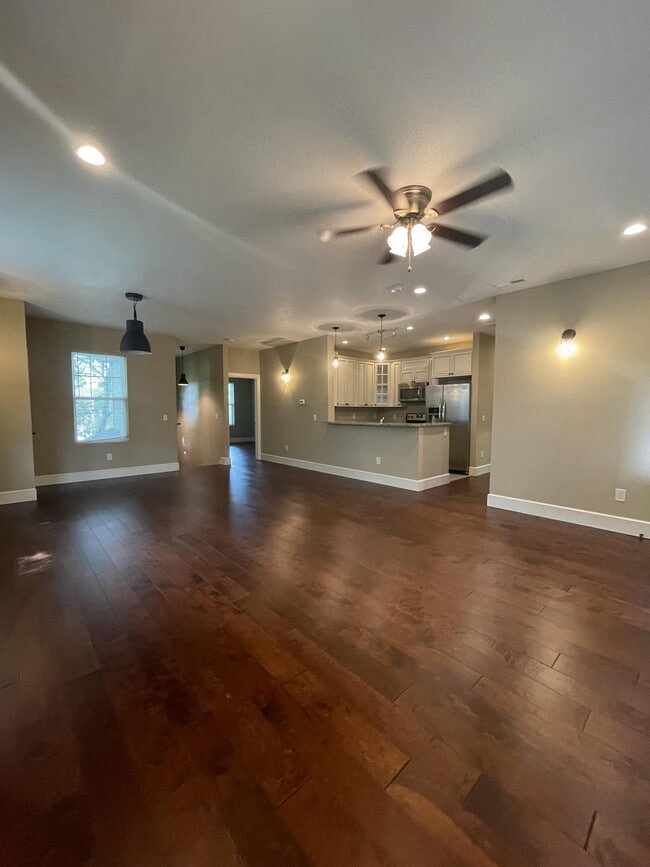 Photo - 1609 W 4th St