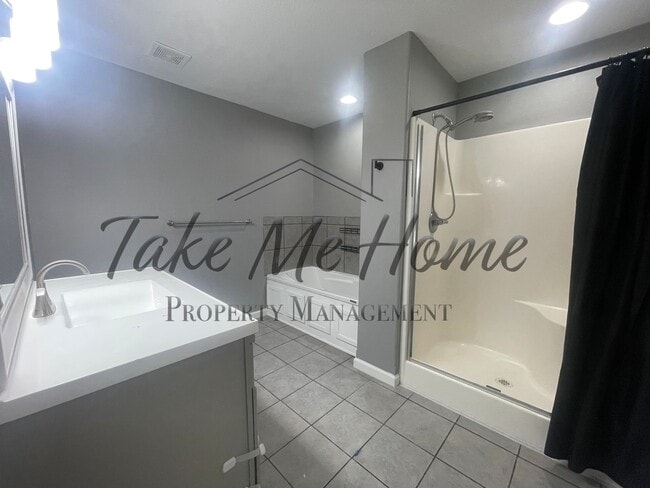 Photo - 4 Bedroom Home in Nixa School District!