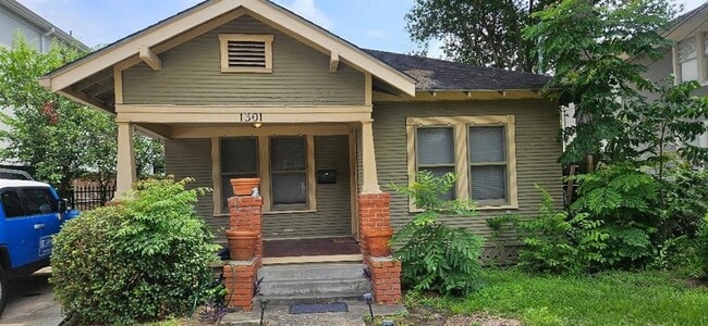 Building Photo - 1301 Bomar St Rental