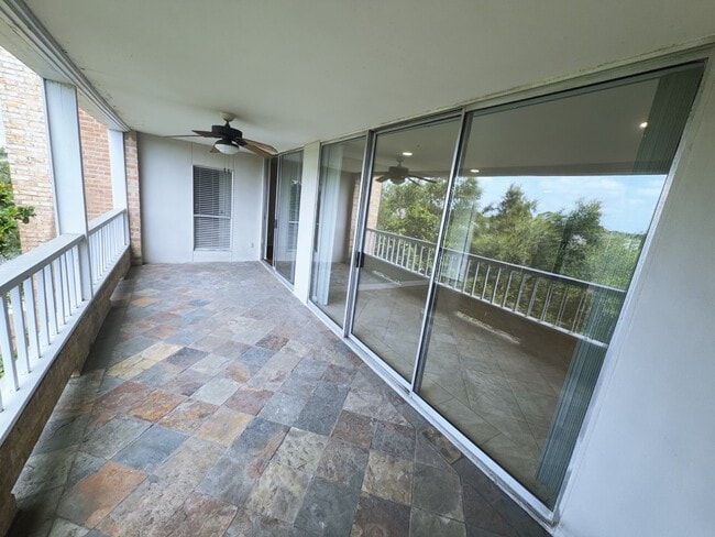 Photo - 2210 Dorrington St Unit 405