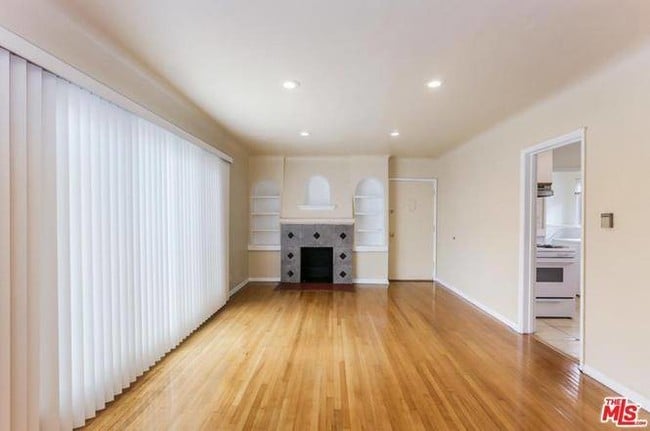 Photo - 1329 S Cloverdale Ave Unidad 1329